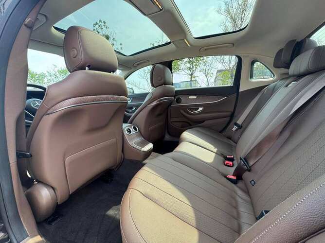Mercedes E class 260L