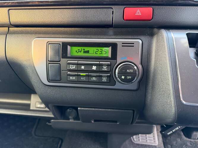 Toyota HIACE Super GL